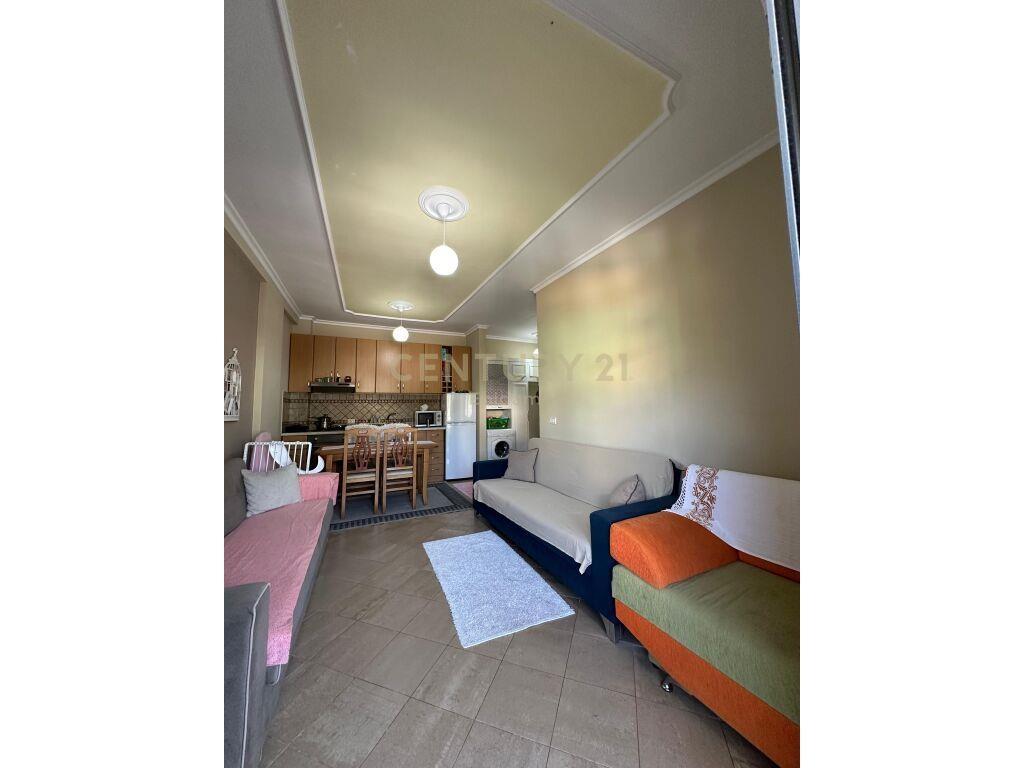 Apartament 1+1 Për Shitje në Golem !