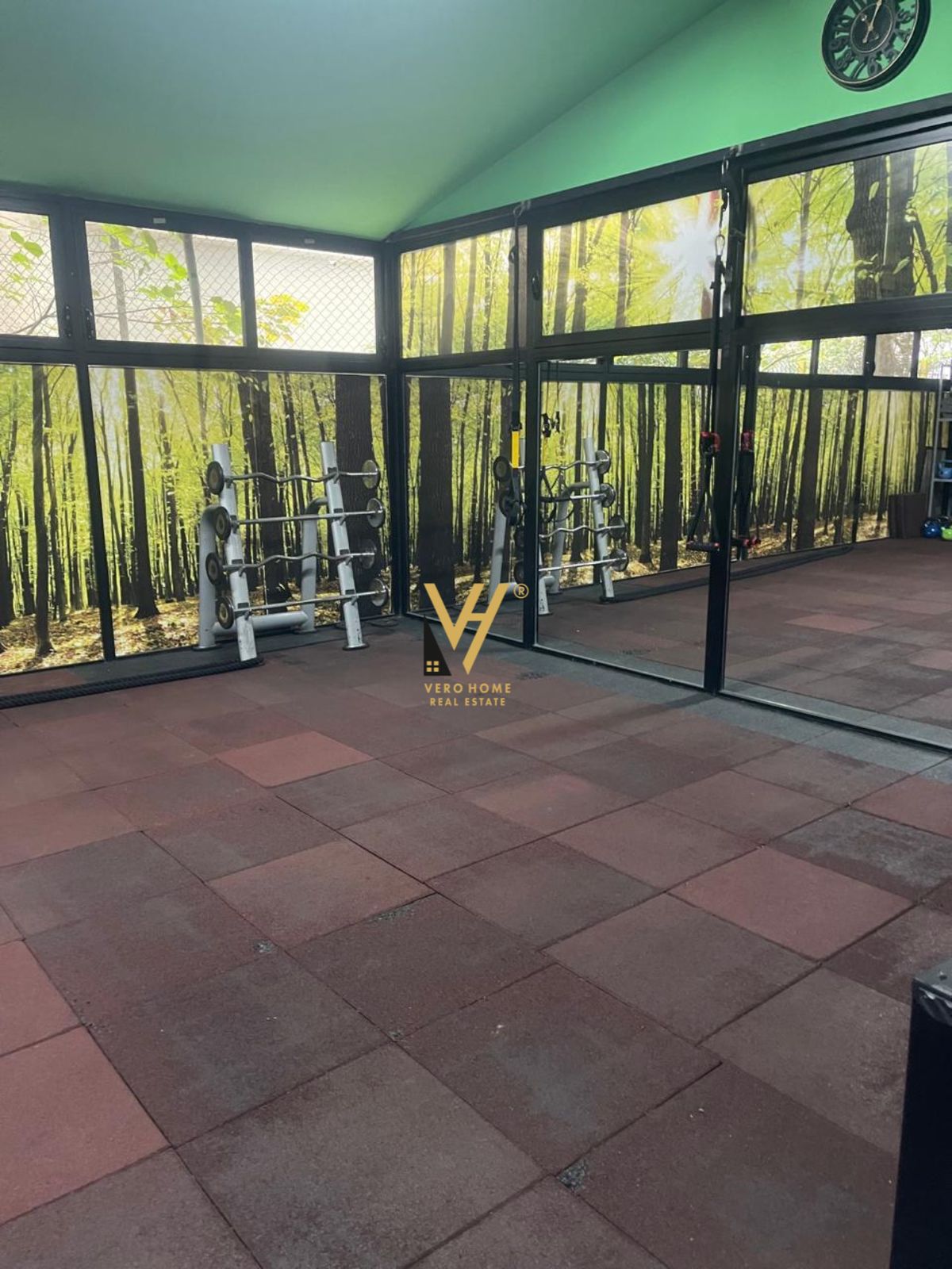 BISNESI 380 M2 TE KOMUNA E PARISIT 65.000 EURO