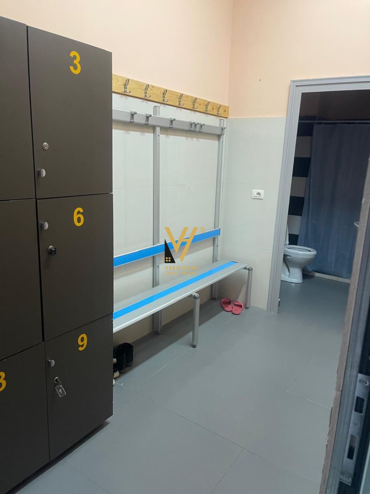 BISNESI 380 M2 TE KOMUNA E PARISIT 65.000 EURO