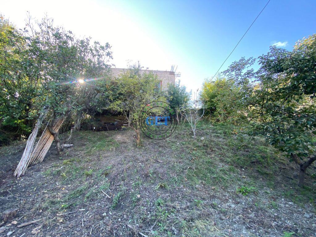 Shitet, Shtepi Private, Prane Shkolles “Hajdar Dushi”, Durre