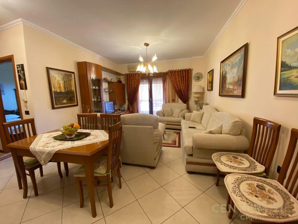 Japim me qira apartament 1+1 ne rrugën e Kavajës, bot102468