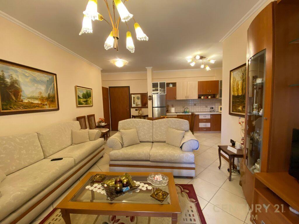 Japim me qira apartament 1+1 ne rrugën e Kavajës, bot102468