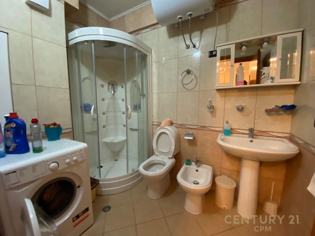 Japim me qira apartament 1+1 ne rrugën e Kavajës, bot102468