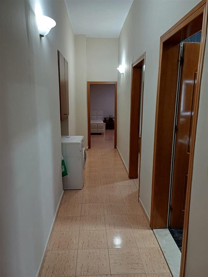 Qera, Apartament 1+1+ Ambient Gatimi, Sheshi Willson, Tiranë