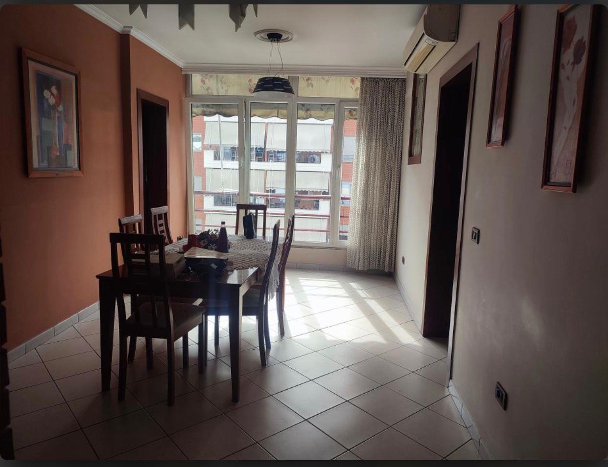 Apartament 2+1 Me Qira përballe Delijorgjit,- 750€