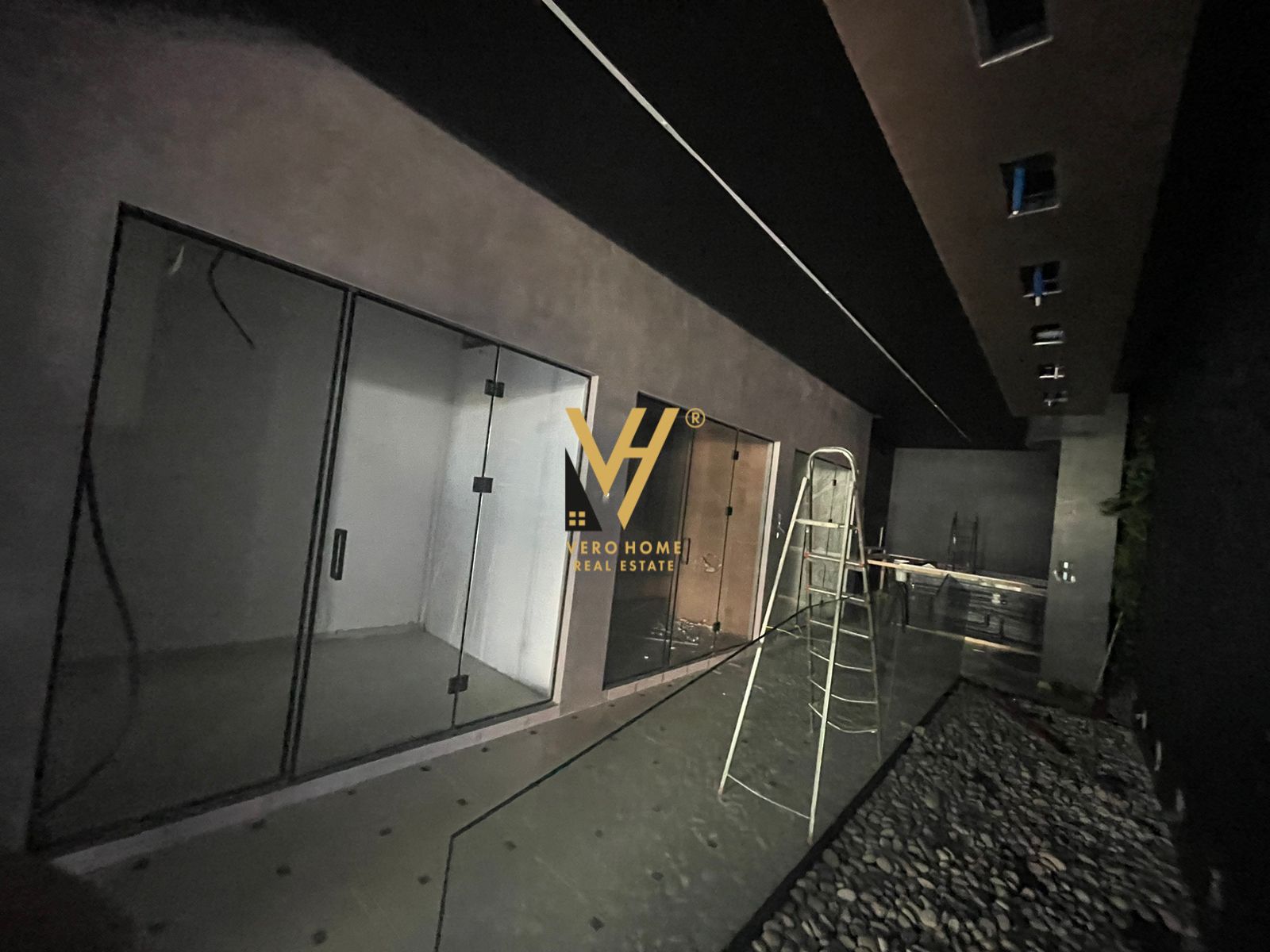 DYQAN 50 M2 ME QERA NE SELITE 600 EURO