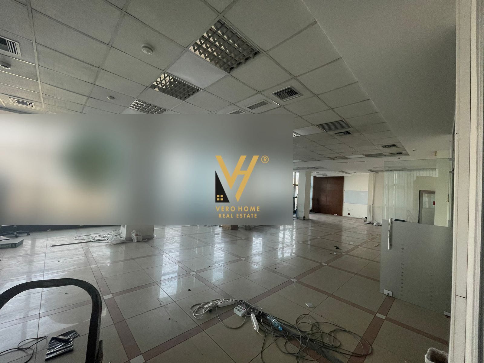 ZYRE 400 M2 ME QERA NE SELITE 2.700 EURO