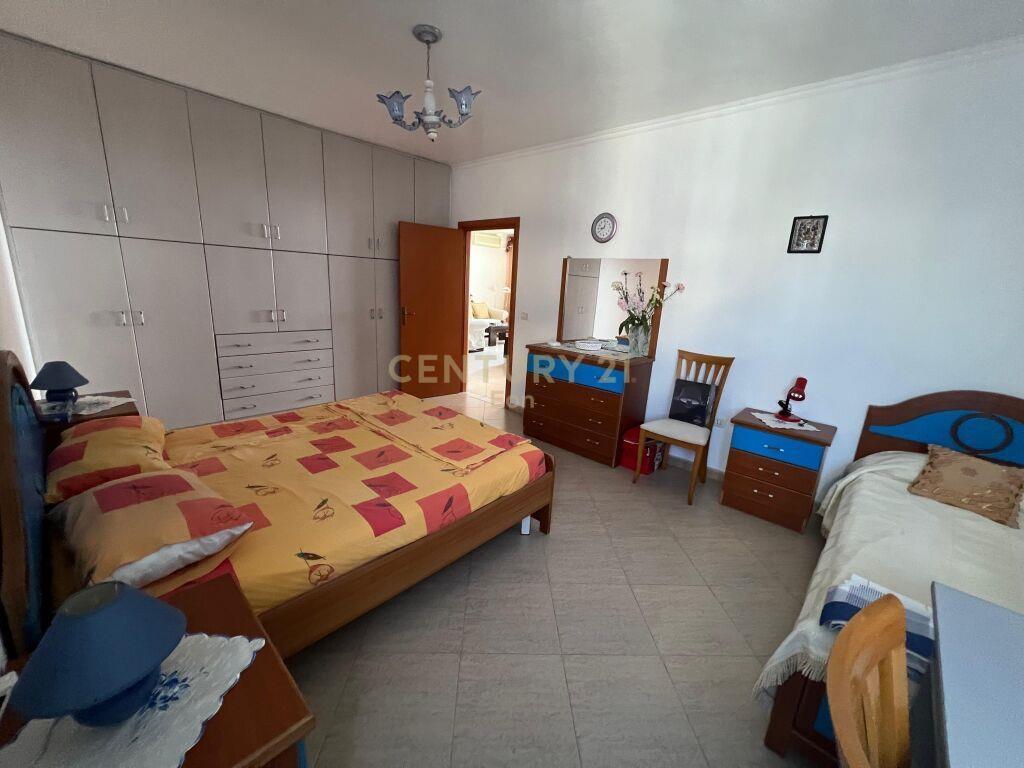 SHITET APARTAMENT 2+1+2 NE QENDER TE DURRESIT!