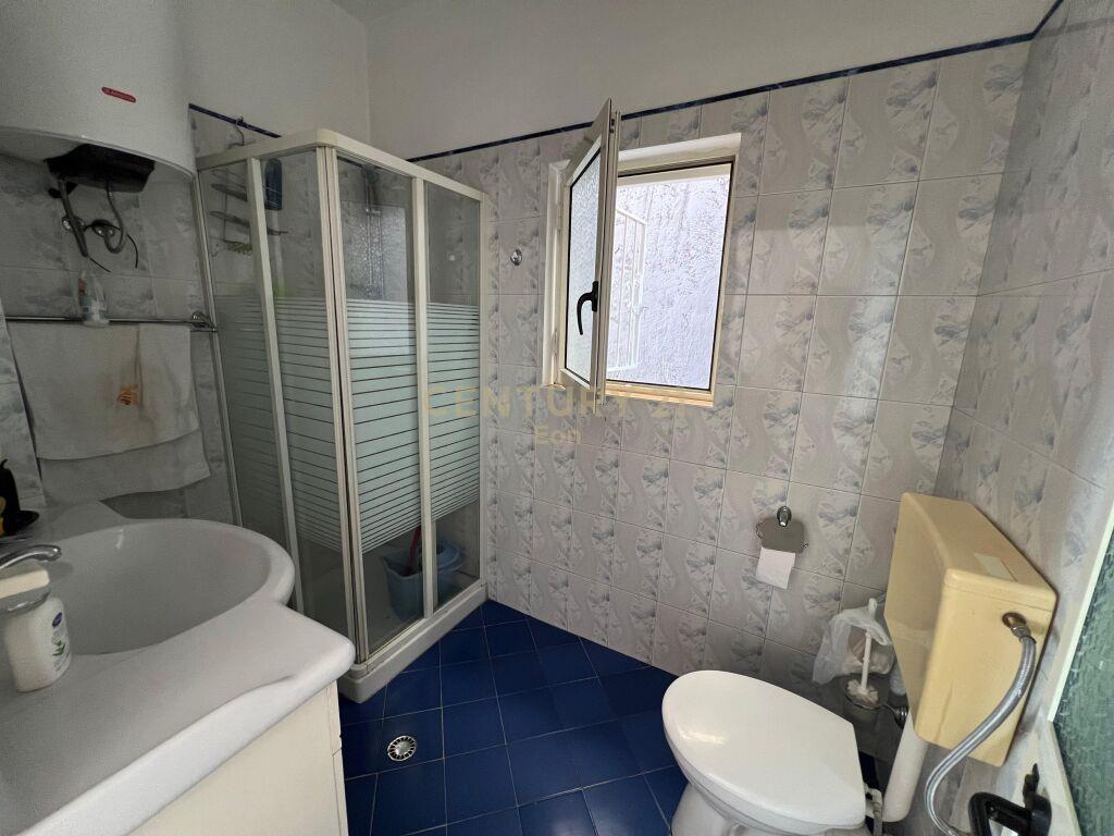 SHITET APARTAMENT 2+1+2 NE QENDER TE DURRESIT!