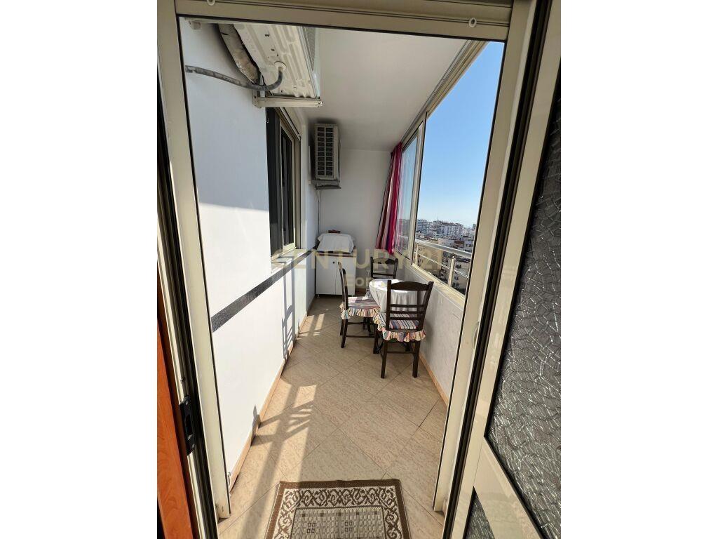 SHITET APARTAMENT 2+1+2 NE QENDER TE DURRESIT!