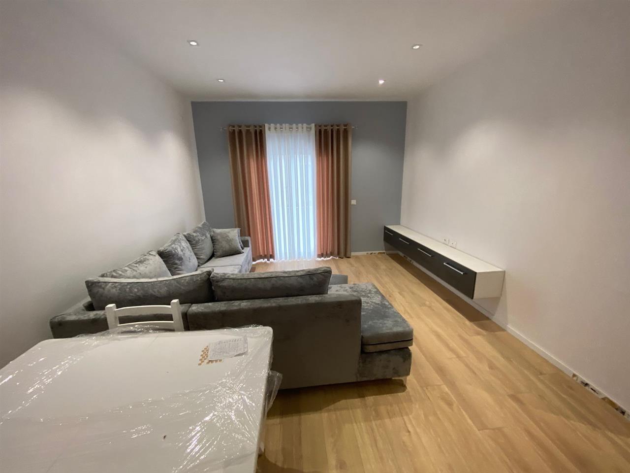 Jepe me qera, Apartament 1+1, Fresku, 35000 lek