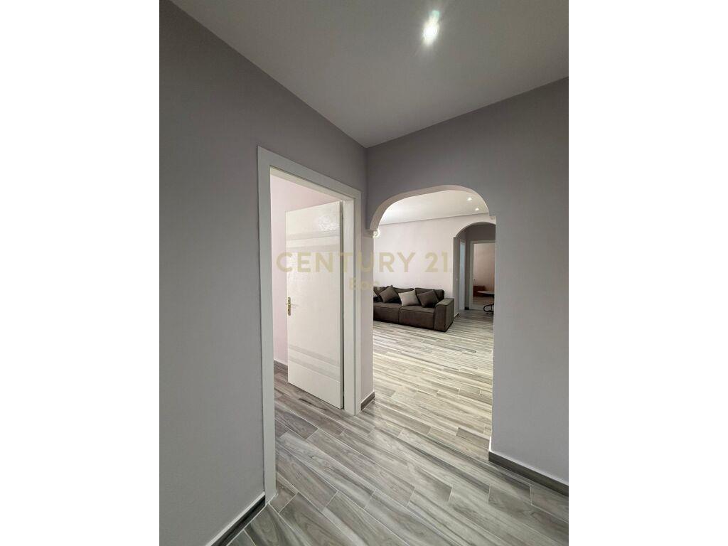 APARTAMENT 2+1 PER QIRA TEK TREGU INDUSTRIAL!