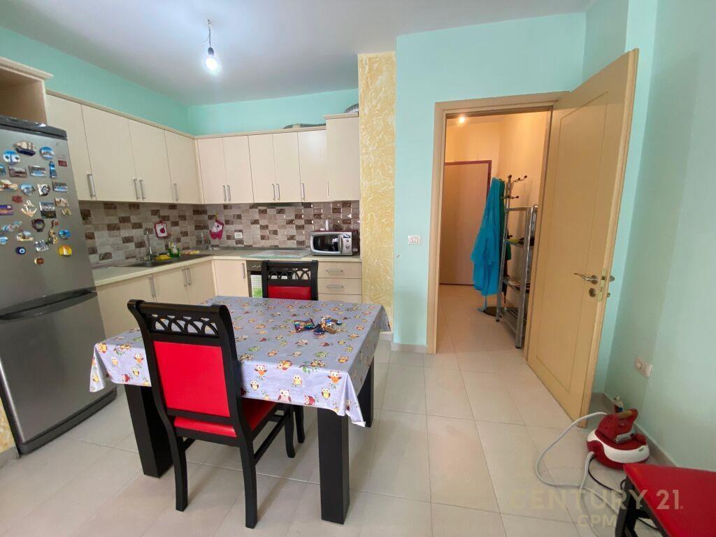 Per Qira | Apartment 2+1+2 | Jata Market prane rrethit Asti