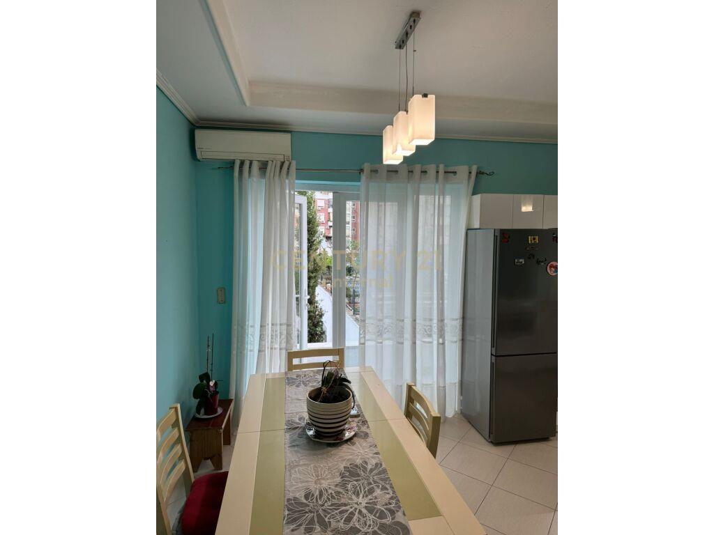 Per Qira | Apartment 2+1+1 | Pazari I ri | 650 € /Muaj