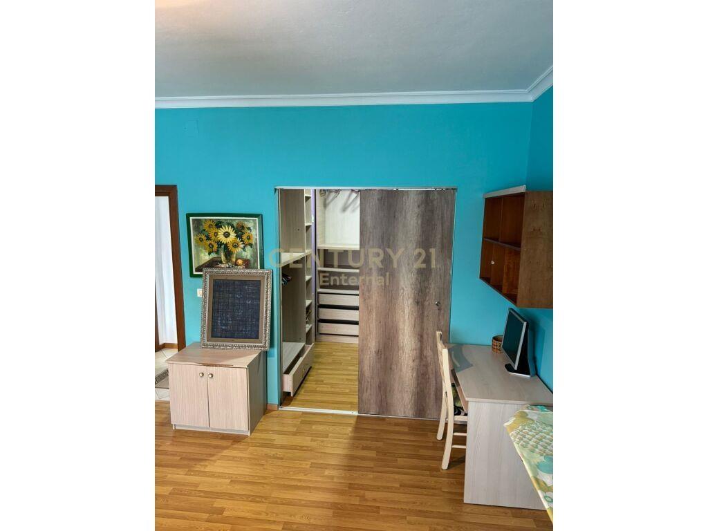 Per Qira | Apartment 2+1+1 | Pazari I ri | 650 € /Muaj