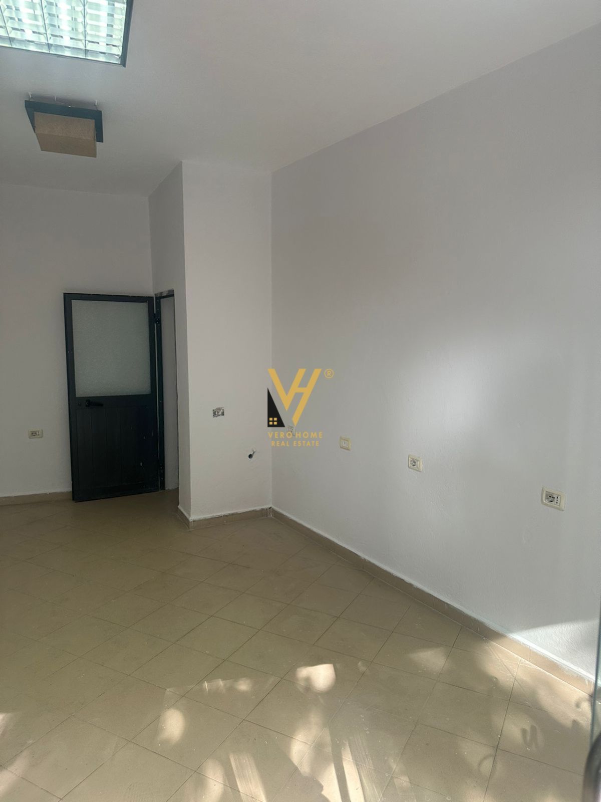 DYQAN TE QYTETI I STUDENTIT 270 EURO