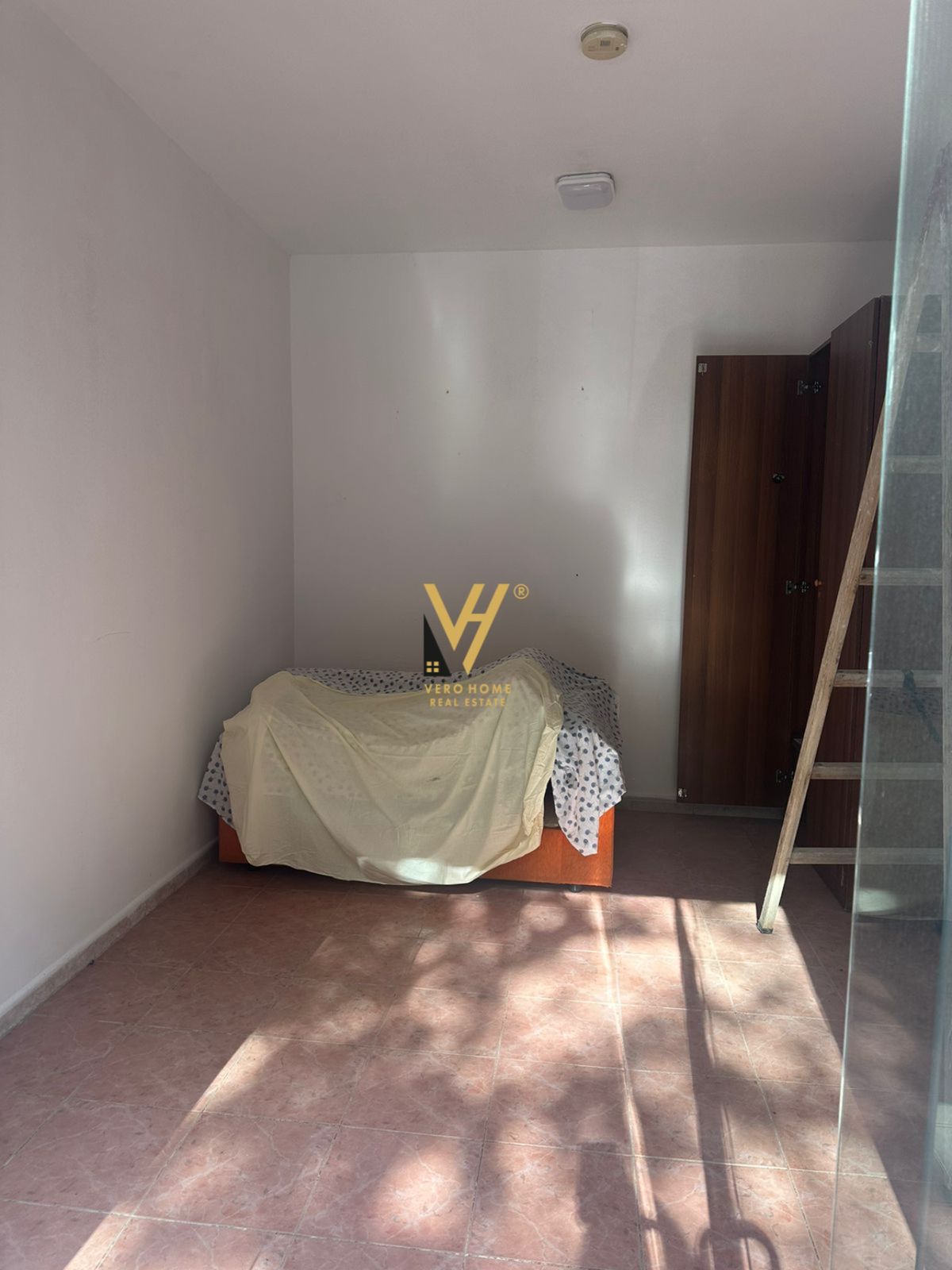 DYQAN TE QYTETI I STUDENTIT 16.000 LEKE