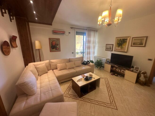 Shitet, Apartament 2+1+2, Pazari i Ri, Tiranë – 210,000€