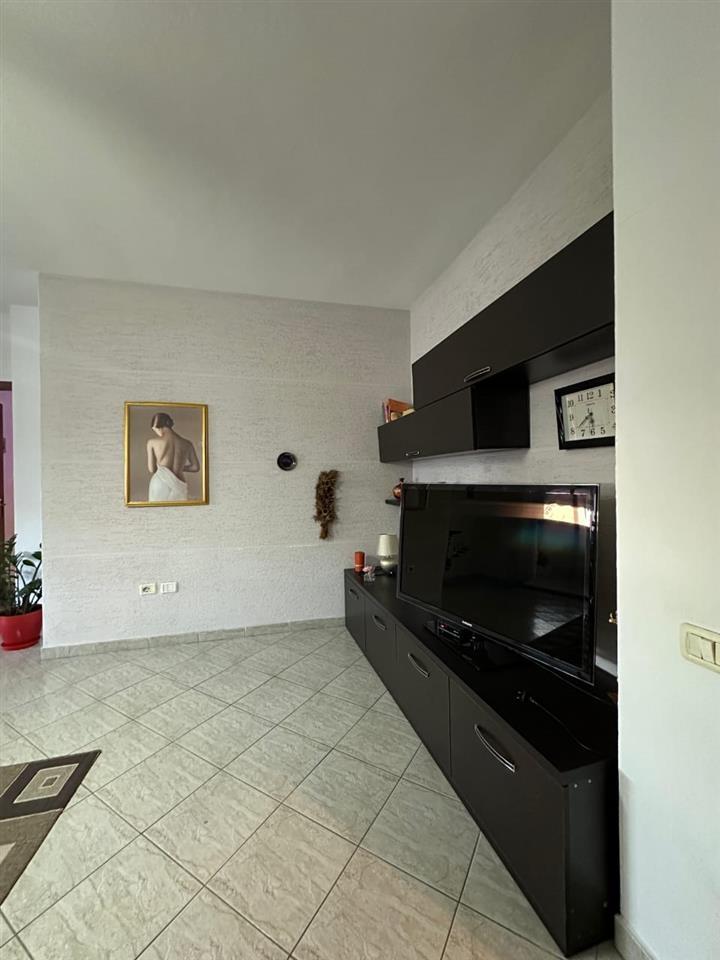 SHITET APARTAMENT 2+1 PRANE UJESJELLESIT DURRES !