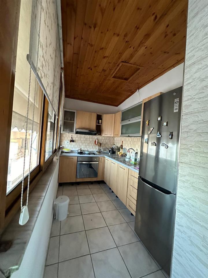 SHITET APARTAMENT 2+1 PRANE UJESJELLESIT DURRES !