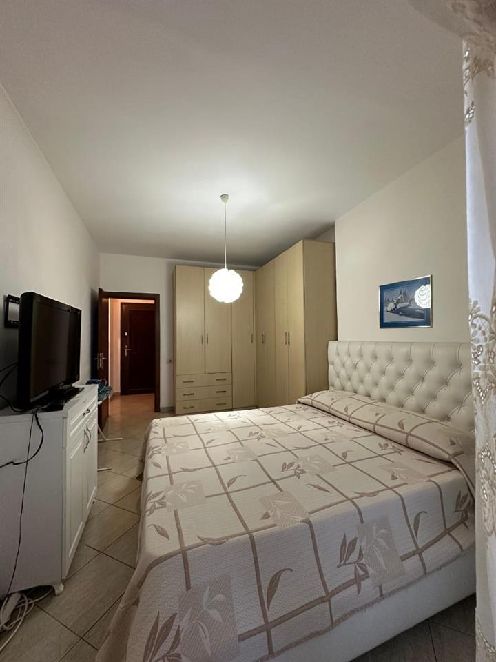 SHITET APARTAMENT 2+1 PRANE UJESJELLESIT DURRES !