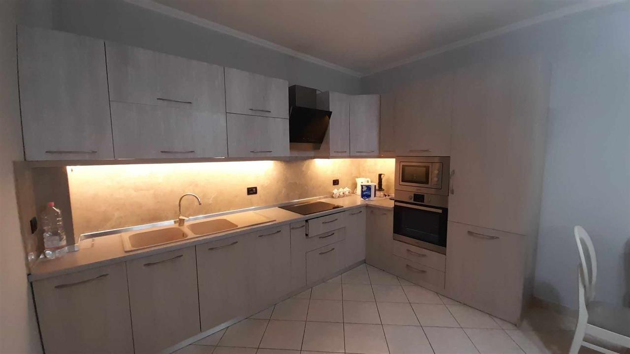 Apartament 2+1 me qira, qender Durres