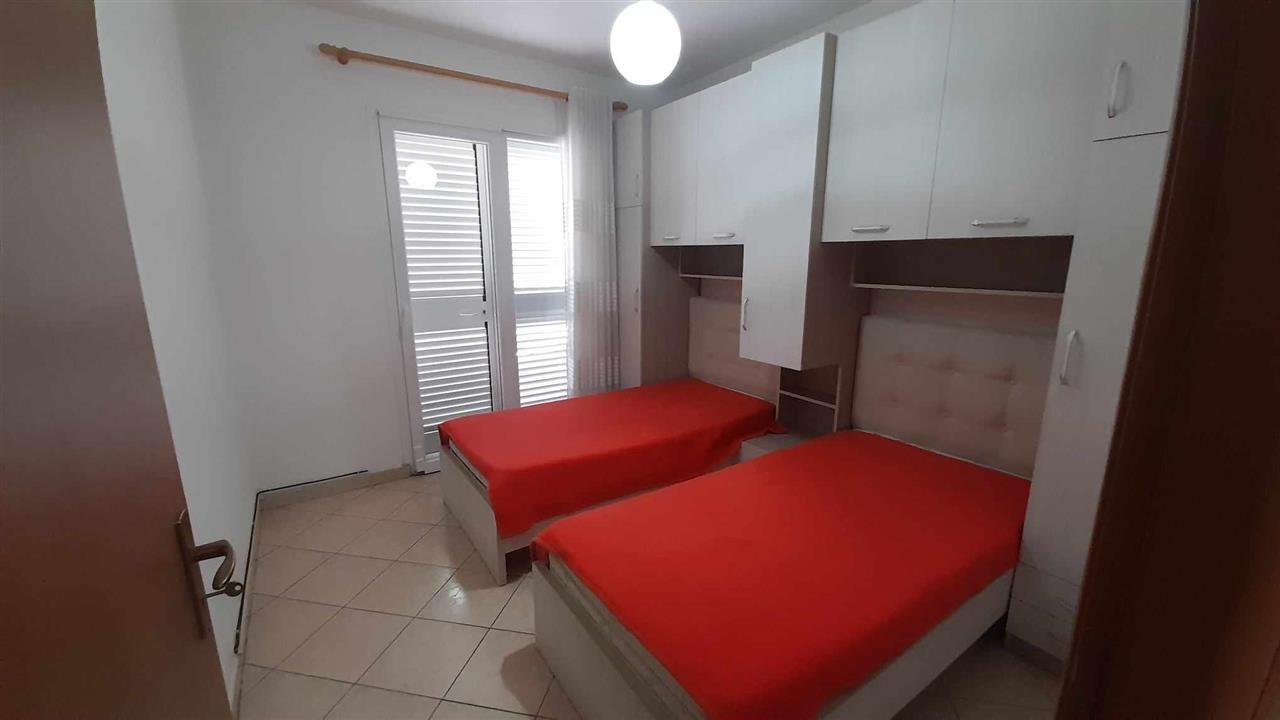 Apartament 2+1 me qira, qender Durres