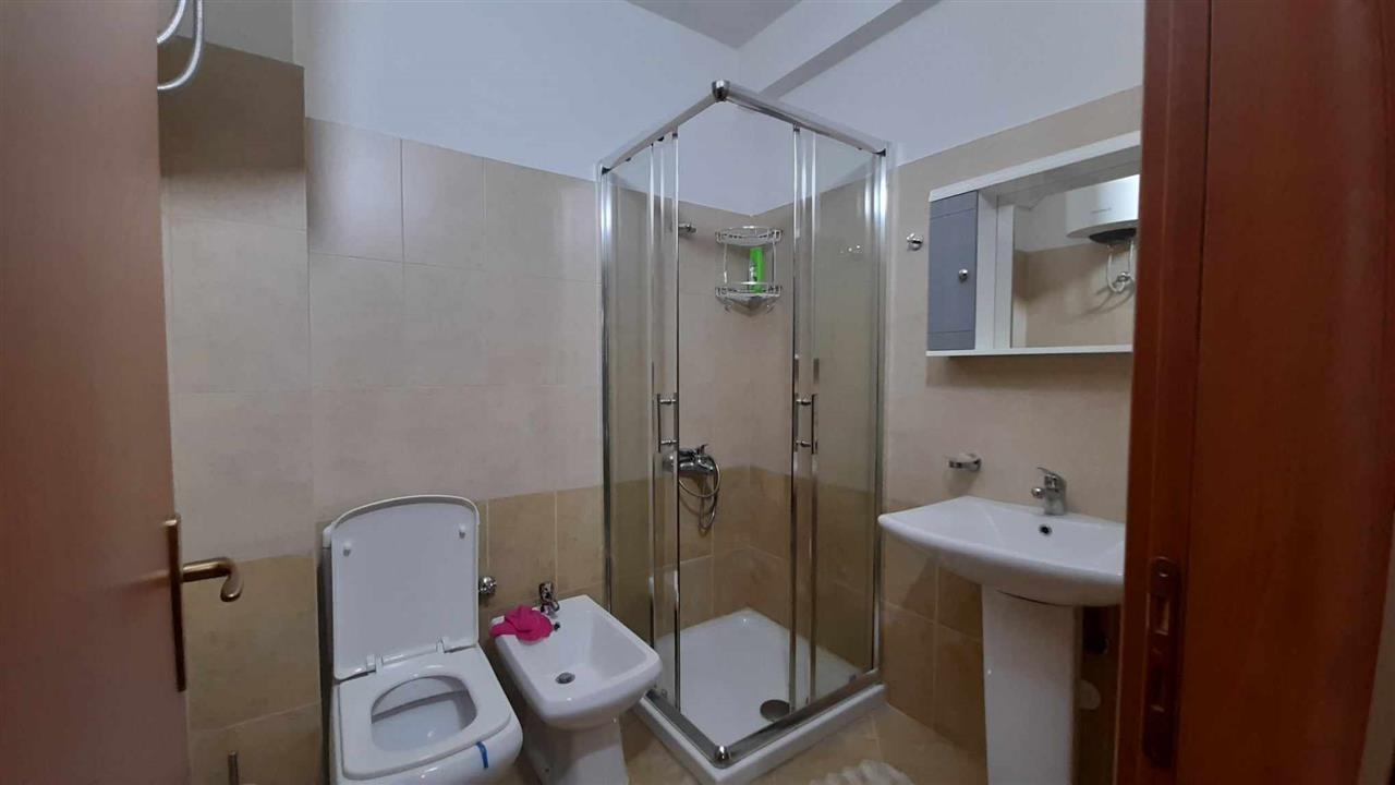 Apartament 2+1 me qira, qender Durres