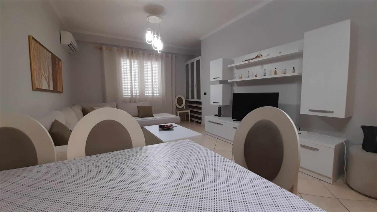 Apartament 2+1 me qira, qender Durres
