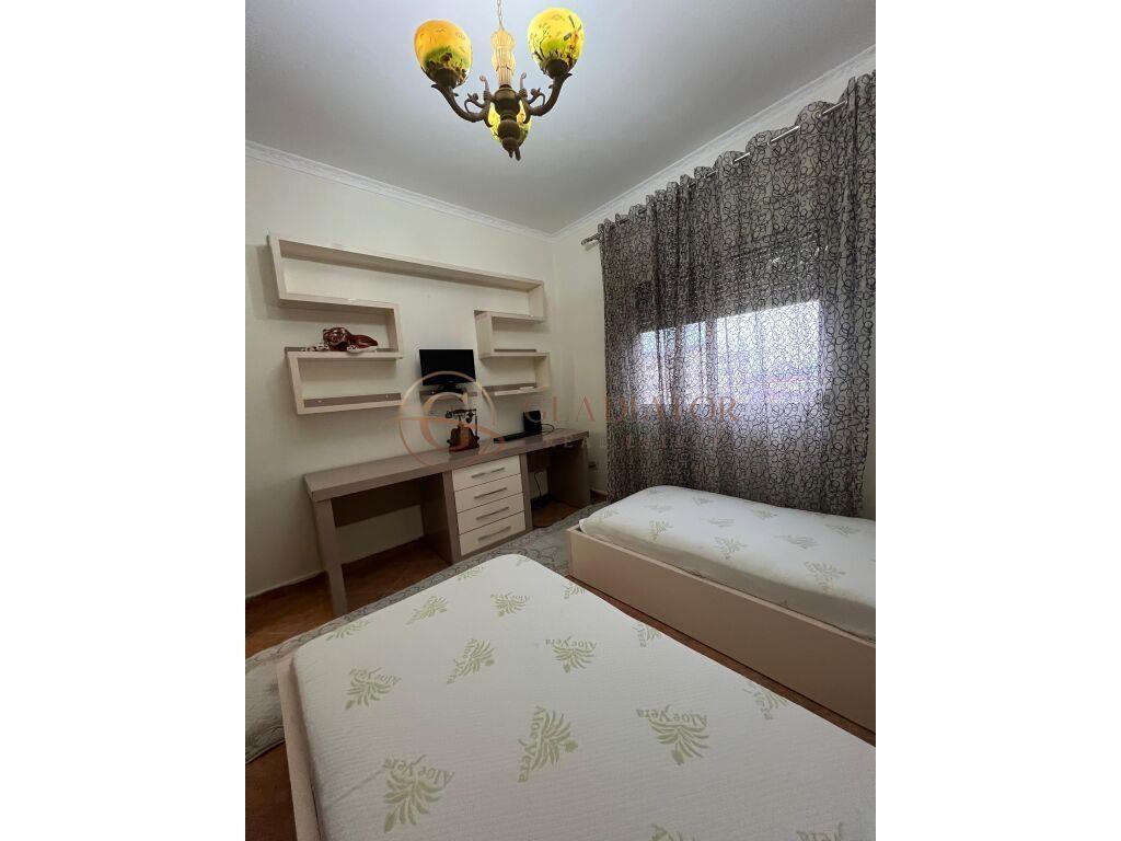 SHITET APARTAMENT 2+1+2 PRANE KAZAZIT, DURRES!