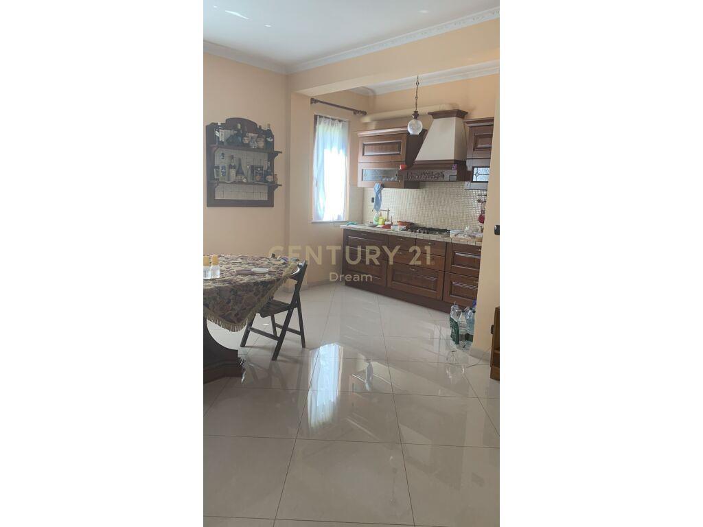 Per Qira | Apartment 3+1+2 | Liqeni i Thatë | 1,000 € /Muaj