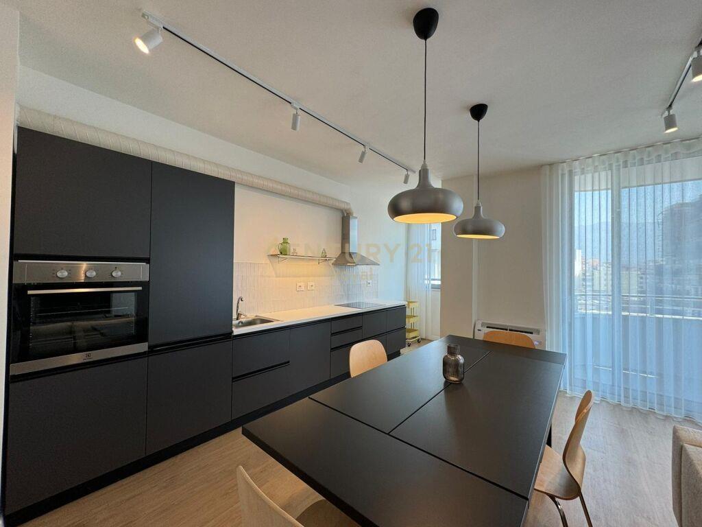 Per Qira | Apartment 3+1+2 | Bulevardi Zogu i Parë | 1,500