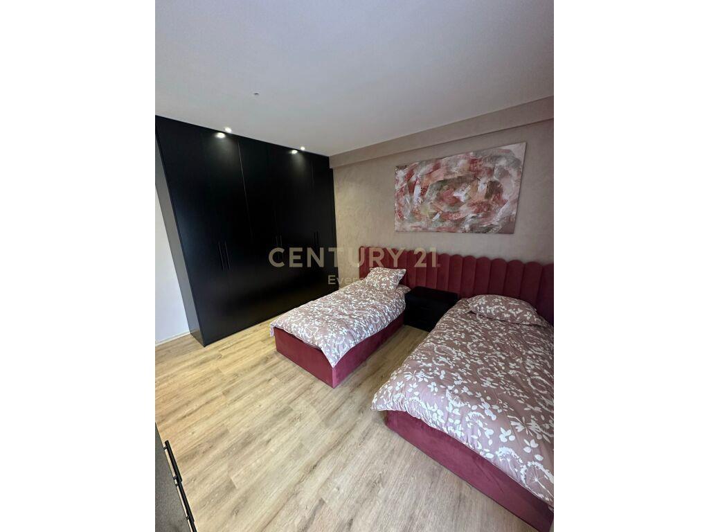 Per Qira | Apartment 3+1+2 | Farke 1,200 € /Muaj