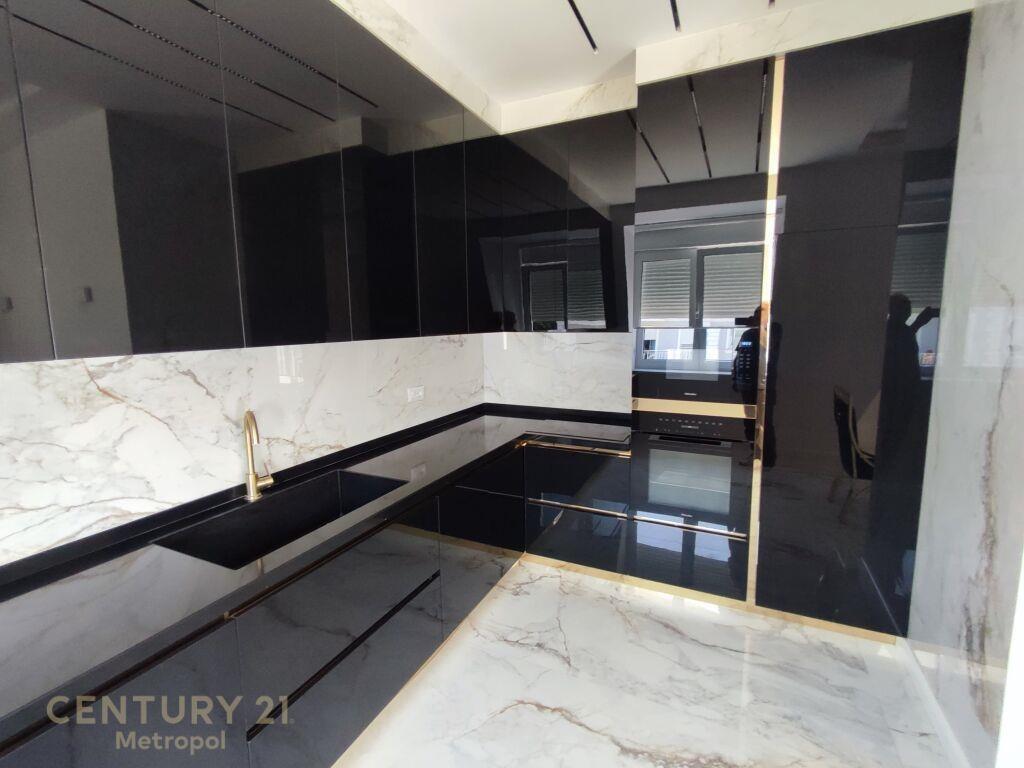 Per Qira | Apartment 2+1+2 | Qendra Tregtare TEG | 1,800 €