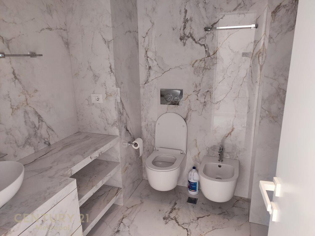 Per Qira | Apartment 2+1+2 | Qendra Tregtare TEG | 1,800 €