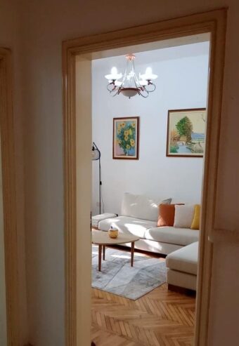Shitet apartament 2+1