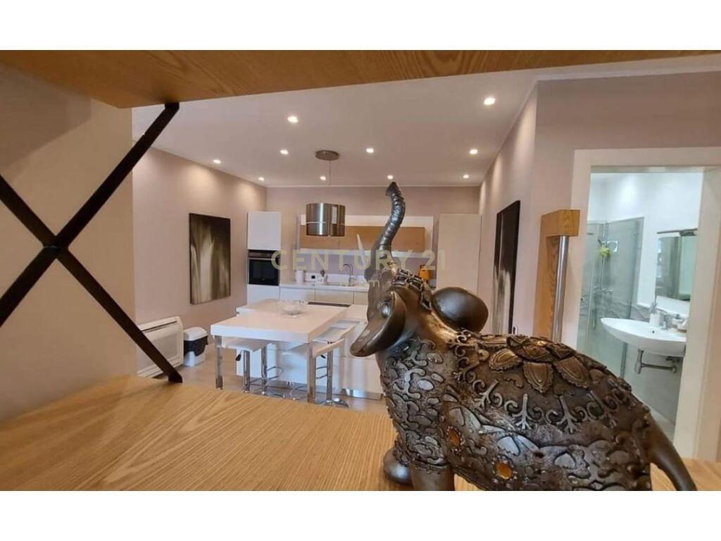 Per Qira | Apartment 2+1+2 | Ish Blloku | 2,000 € /Muaj