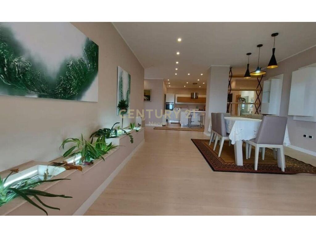 Per Qira | Apartment 2+1+2 | Ish Blloku | 2,000 € /Muaj