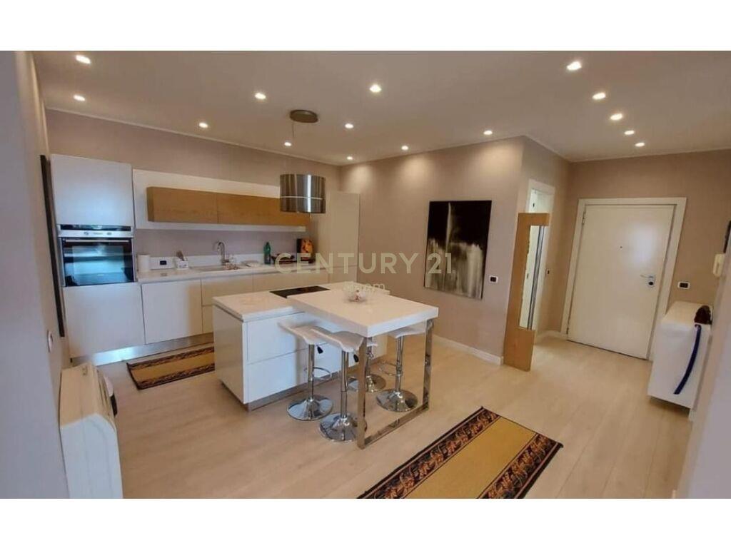 Per Qira | Apartment 2+1+2 | Ish Blloku | 2,000 € /Muaj