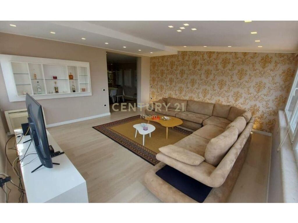 Per Qira | Apartment 2+1+2 | Ish Blloku | 2,000 € /Muaj