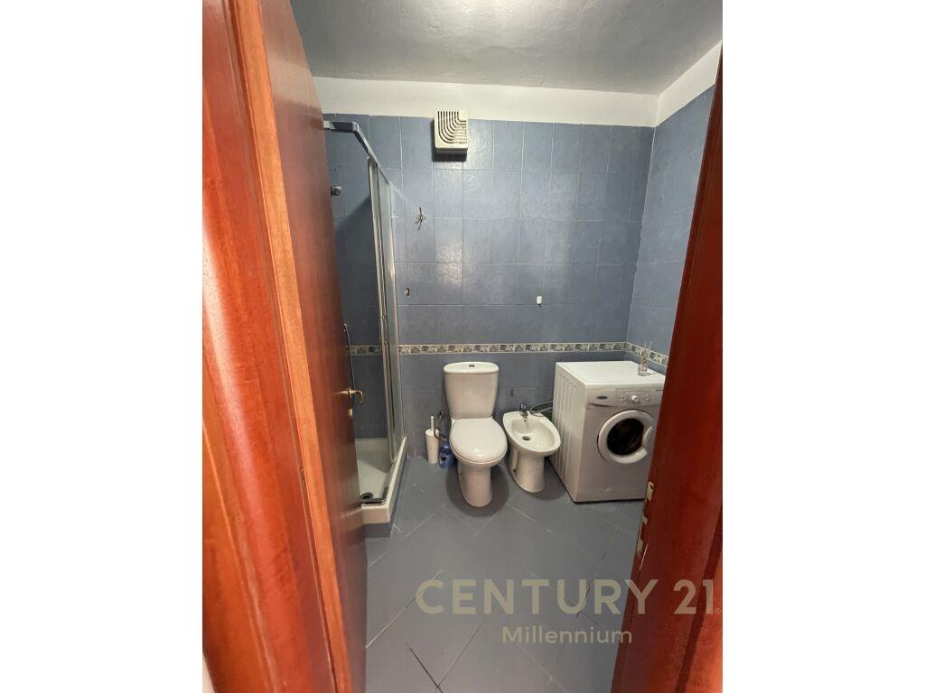 Qira | Zyrë 134 m2 | Garda | €1600