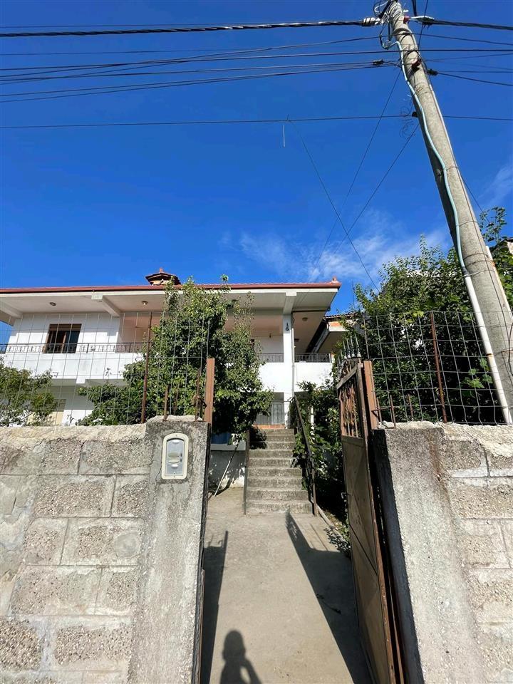 Shtëpi me qera ,Fier