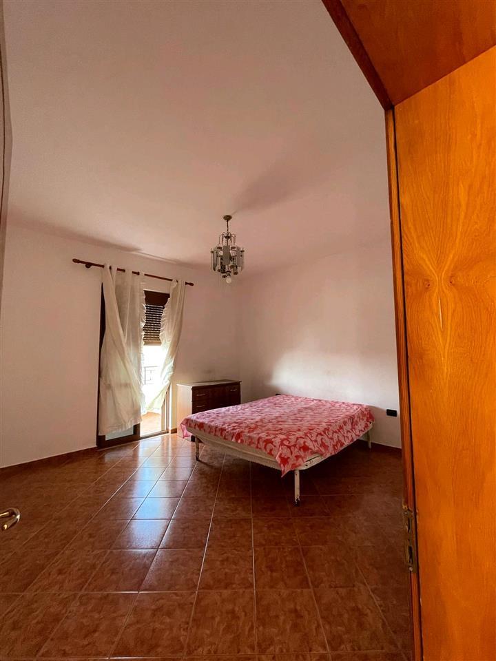 Shtëpi me qera ,Fier