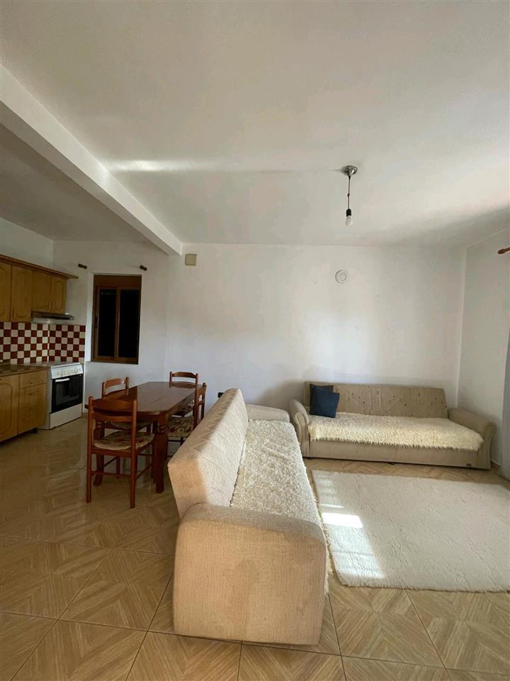 Shtëpi me qera ,Fier