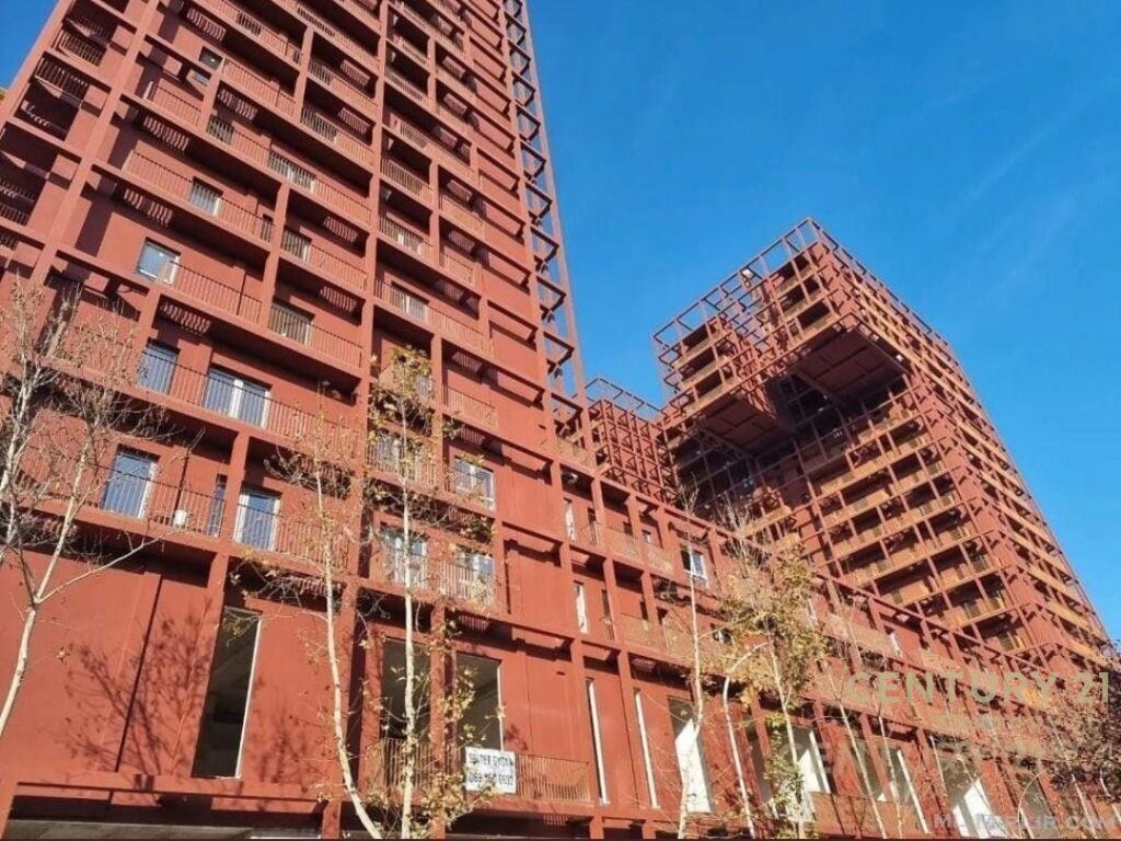 Ambient Komercial 104m2 për Shitje tek Garden Buil