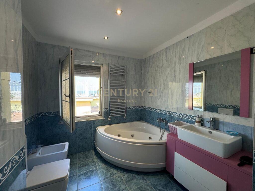 Per Qira | Apartment 3+1+3 | Rruga Fortuzi | 2,300 € /Muaj