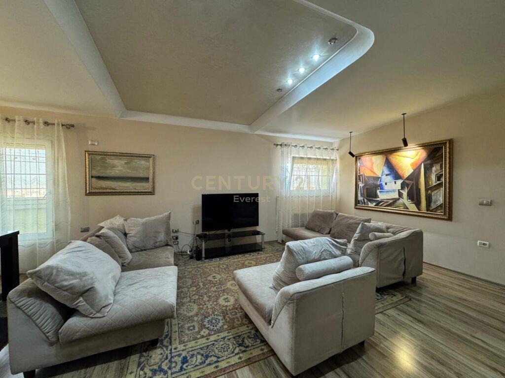 Per Qira | Apartment 3+1+3 | Rruga Fortuzi | 2,300 € /Muaj
