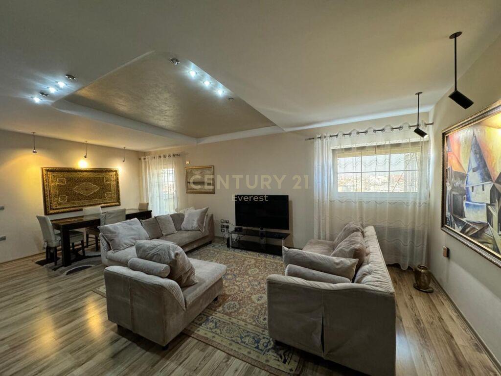Per Qira | Apartment 3+1+3 | Rruga Fortuzi | 2,300 € /Muaj