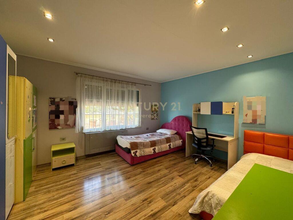 Per Qira | Apartment 3+1+3 | Rruga Fortuzi | 2,300 € /Muaj