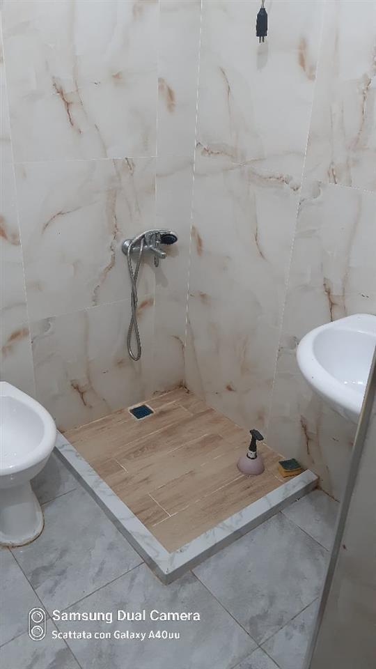 Gazoniere private jepet me qira